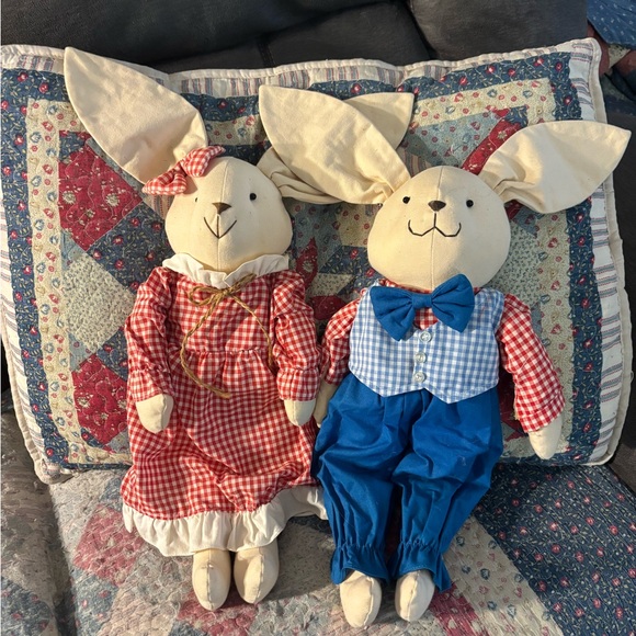 Unbranded Pair of Bunnies - Picture 1 of 8